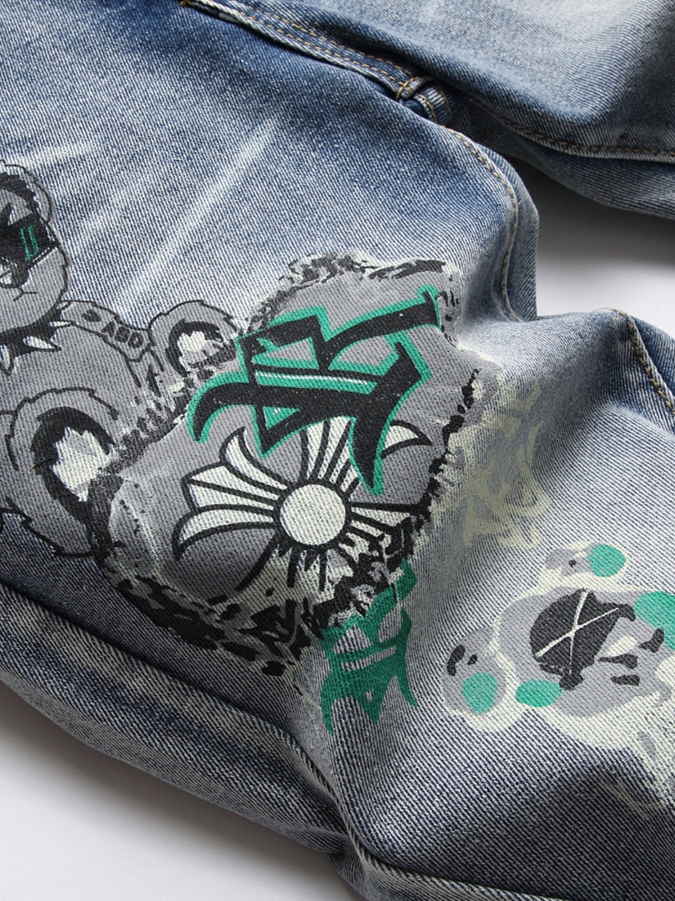 Men's Bear Graphic Stretch Graffiti Print Jeans