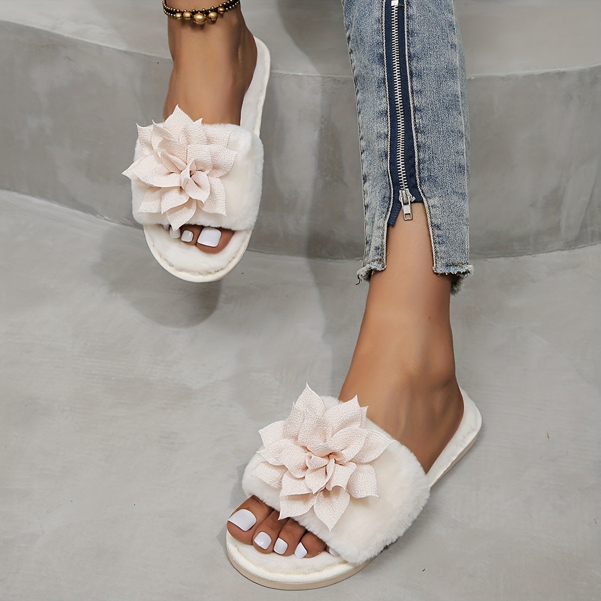 Women's Flower Decor Plush Slippers Lightweight Faux Fur Slip-Ons