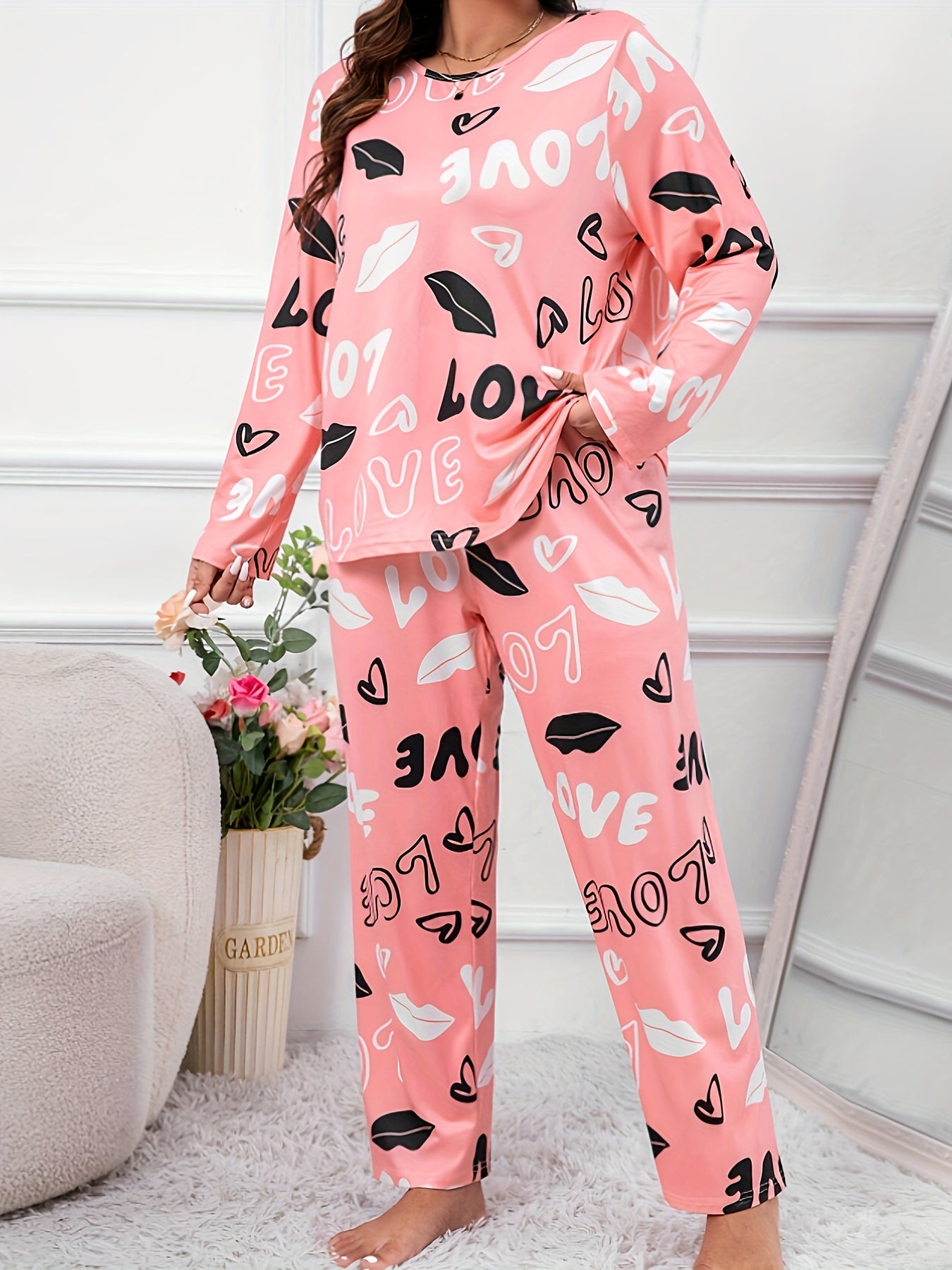 Kiss & Heart Print Tee & Pants Pajamas Lounge Set