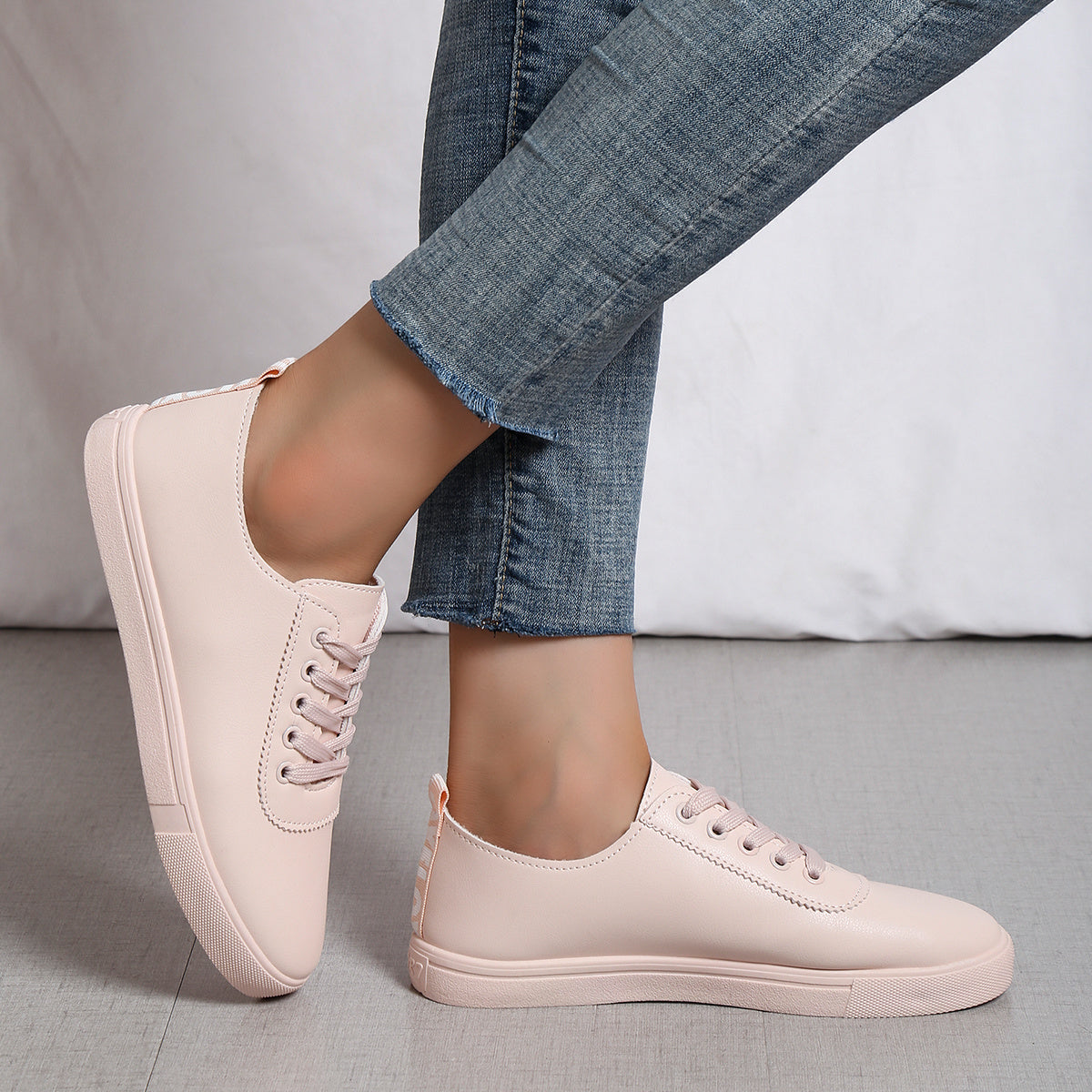 Women's Lace-Up Skate Sneakers Solid Flat Sports Shoes