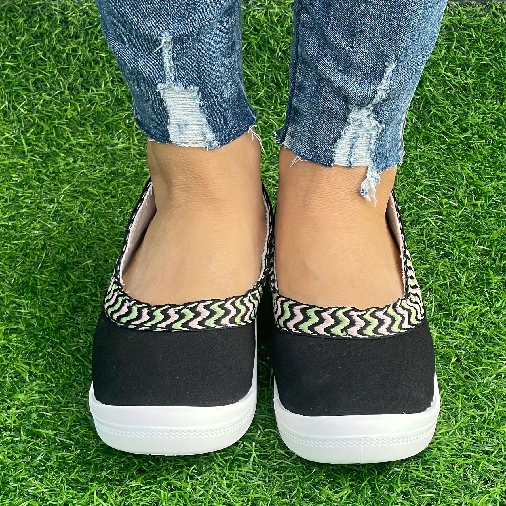 Women's Slip On Flat Shoes Lightweight Comfortable Walking Shoes