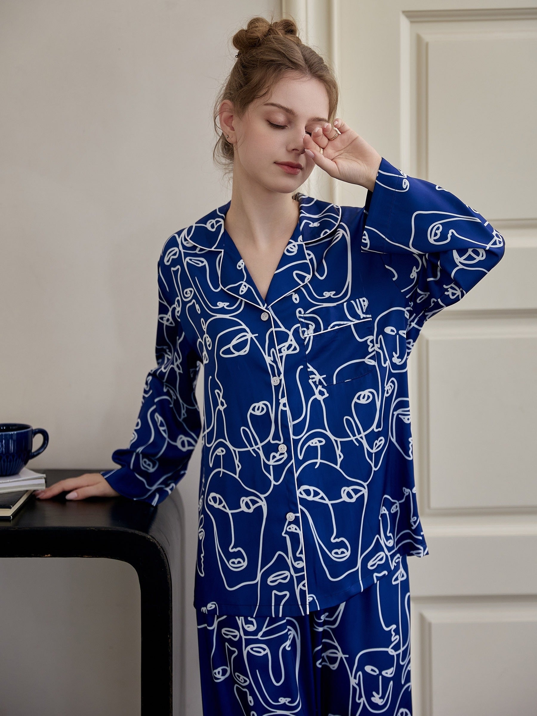 Face Sketch Pajama Set Top & Pants Women's Sleepwear
