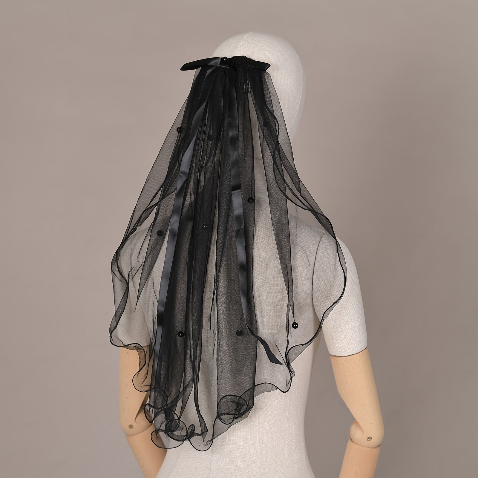 Elbow Length Lace Bridal Veil with Floral Patterns and Hair Comb