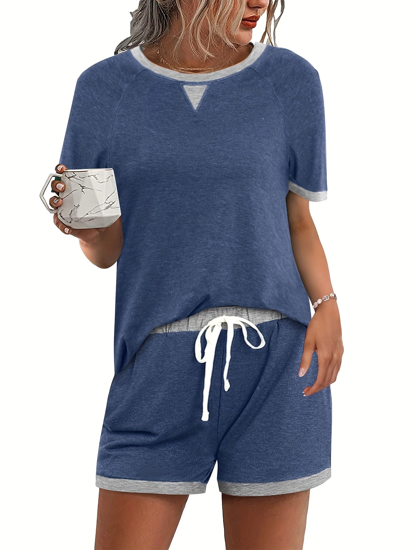 2-Piece Triangle Pattern Sports Suit Crew Neck T-shirt & Drawstring Shorts