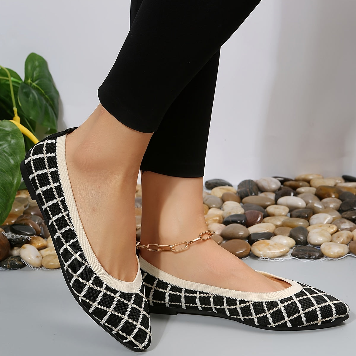 Women's Lightweight Breathable Flat Shoes Slip On Casual Walking Shoes