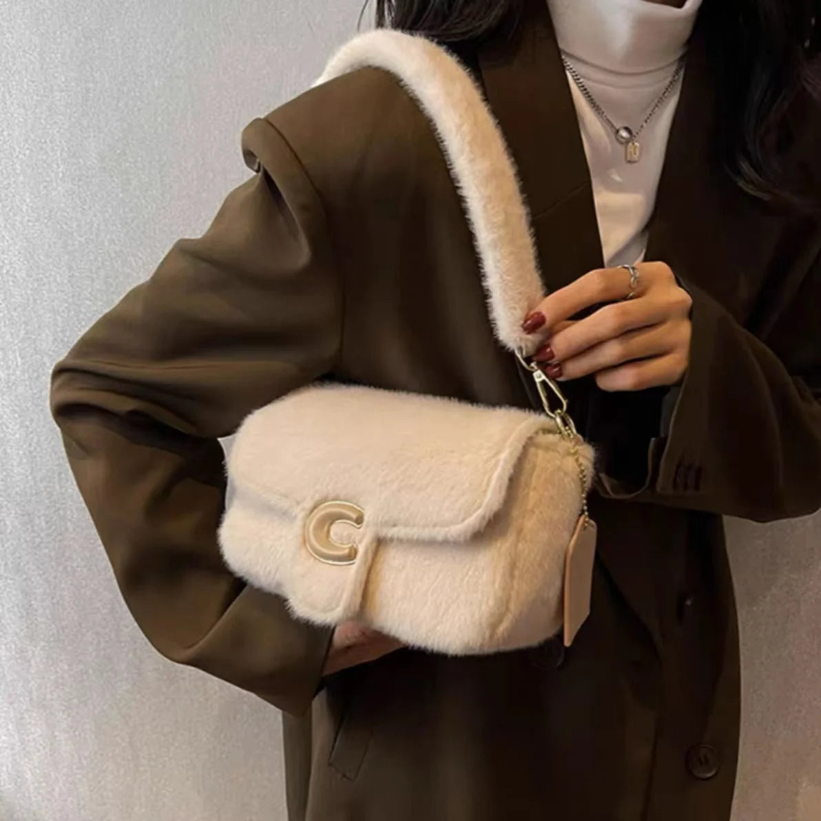 Lee Spring Furry Handbag Soft Crossbody Bag Plush Side Package Women Wallet