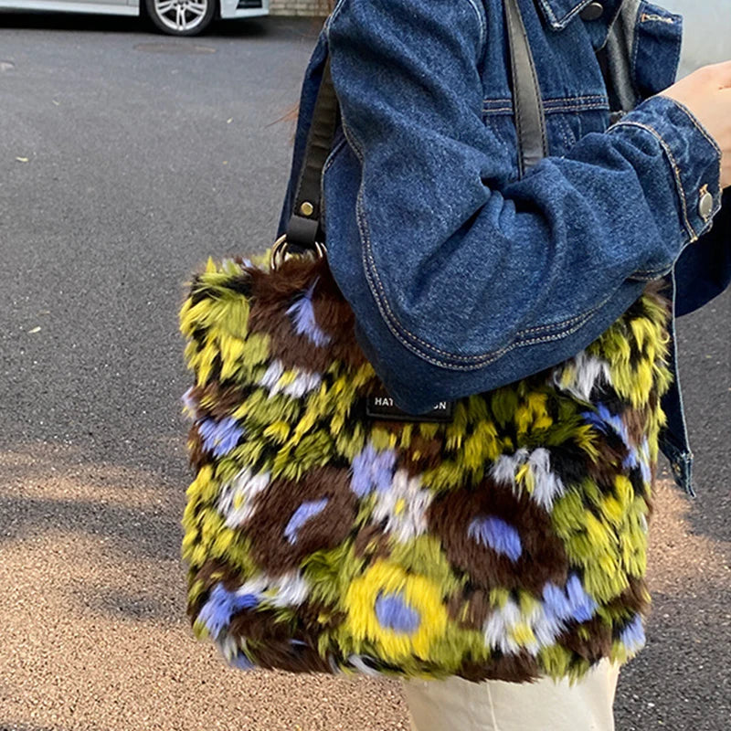Women's Oil Painting Art Shoulder Bag Western Style Retro Plush Handbag