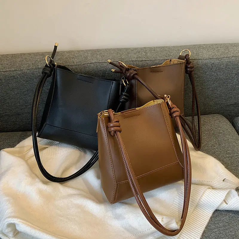 Retro Small Bag Women's Autumn Winter Wild Single Shoulder Bucket Bag
