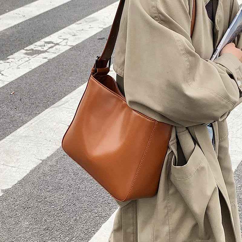 Retro PU Leather Large Capacity Shoulder Bag For Women's Casual