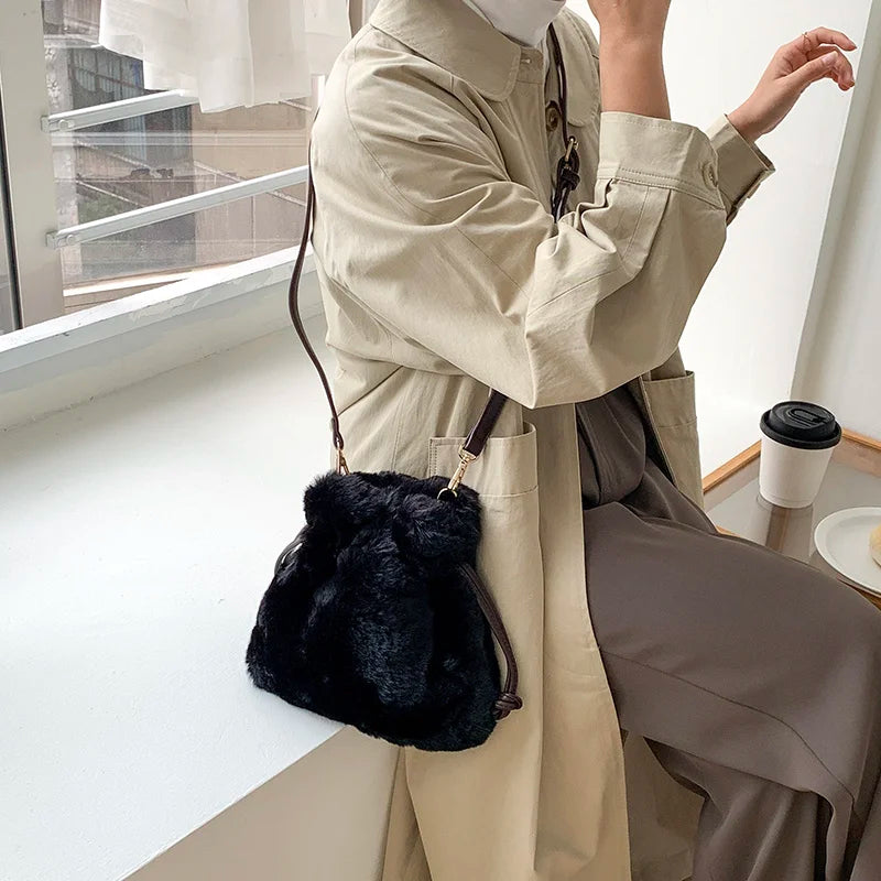 Women's Plush Bag High Versatile Solid Wallet Shoulder Crossbody 8P0138
