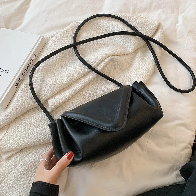 Women PU Leather Chain Handbag 18A611906