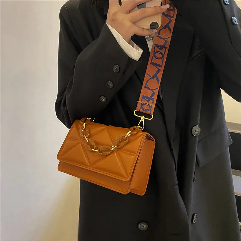 Woman Diamond Chain Solid Texture One Shoulder Cross-Body Small Square Bag