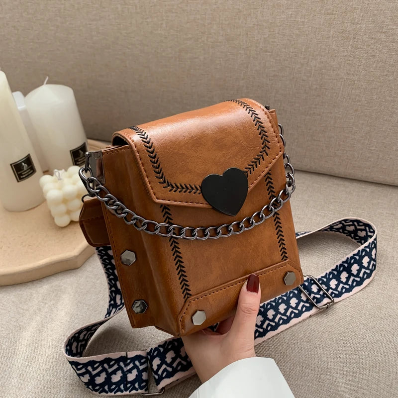 Retro Heart-Shaped Lock Shoulder Bag for Women