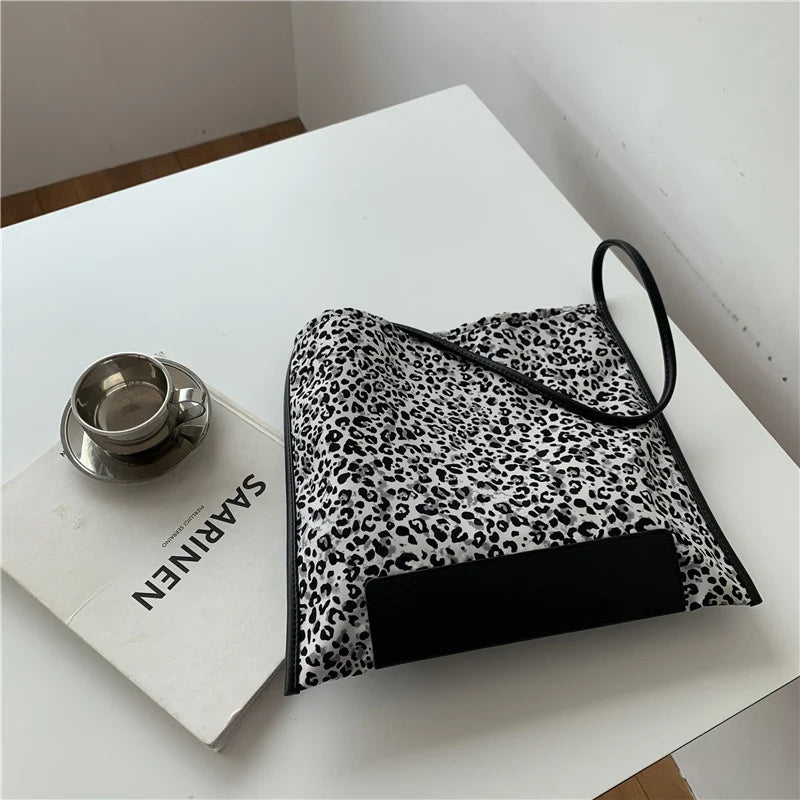 Leopard Stitched Single Shoulder Bag Small Square Bag
