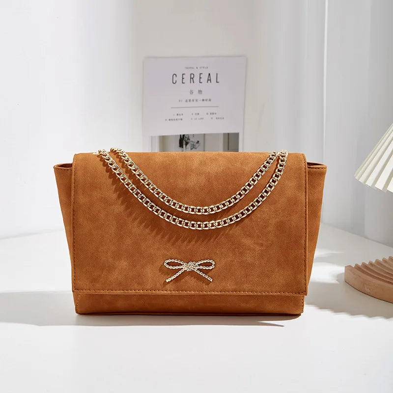 Women's High-End One-Shoulder Messenger Bag with Metal Chain