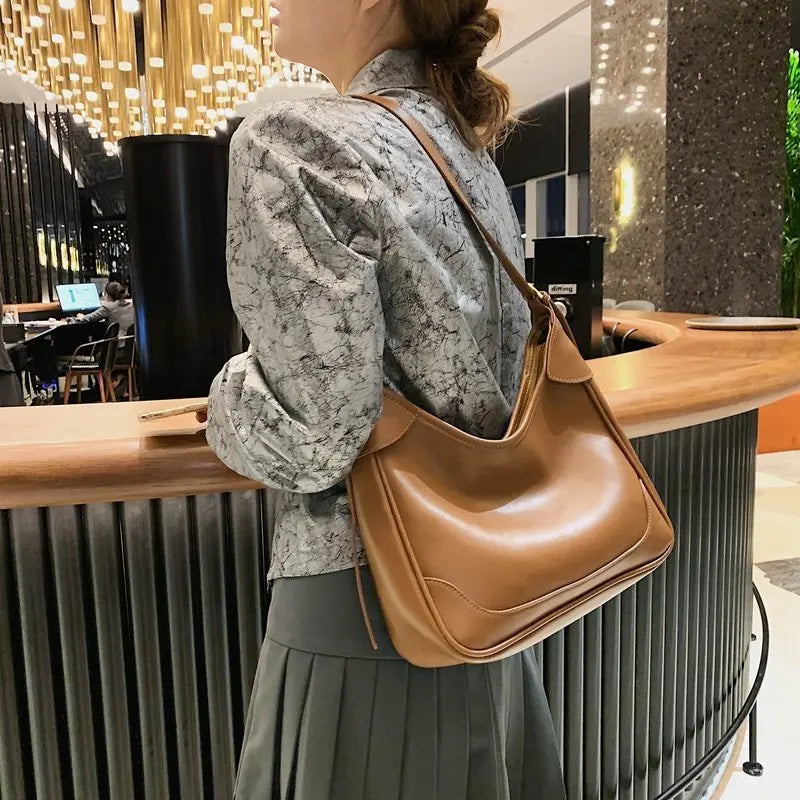 Retro PU Leather Saddle Bag Shoulder Messenger Armpit Bag