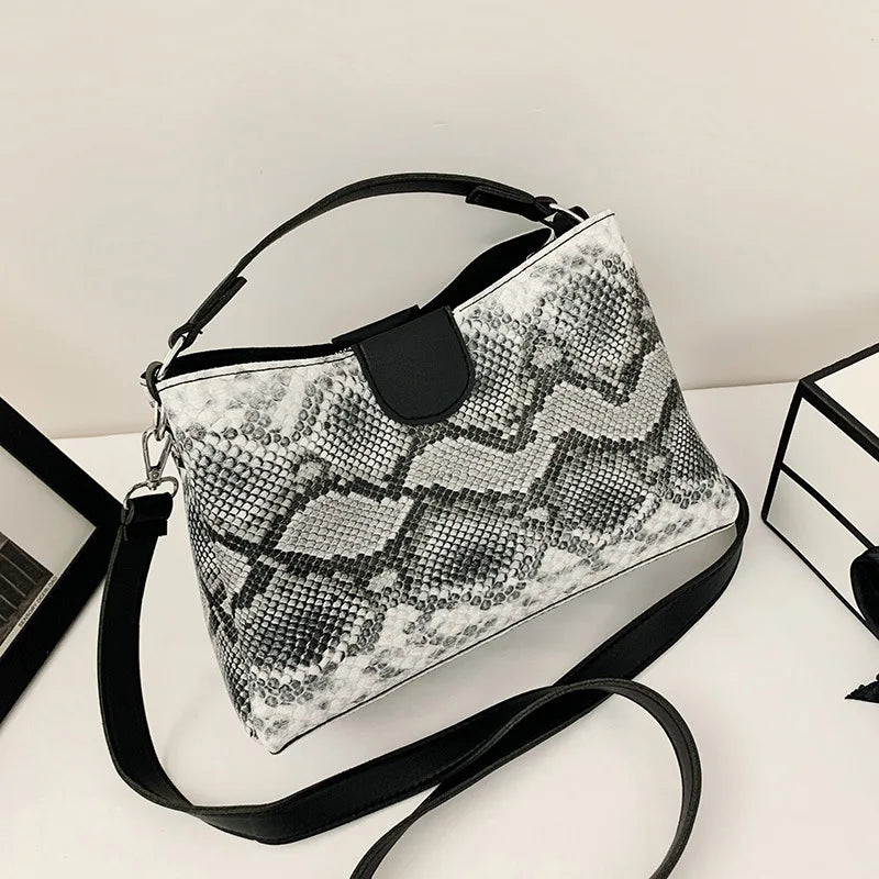 Serpentine Shoulder Bag PU Leather Crossbody Bag Lady Bucket Bag