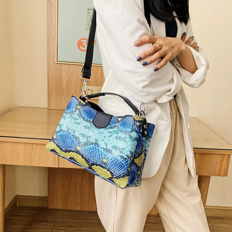 Serpentine Shoulder Bag PU Leather Crossbody Bag Lady Bucket Bag