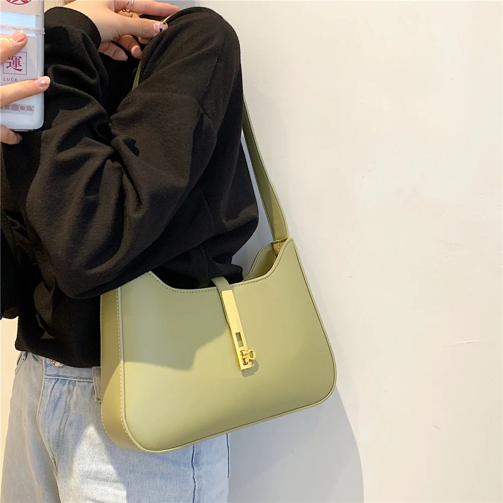 Half Moon Chain Shoulder Bags For Women Winter Solid Bucket Ladies Handbags