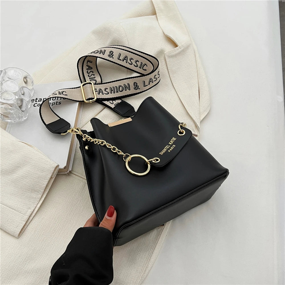 Wide Strap Small Bucket Shoulder Bags For Women Winter Retro Crossbody Purse