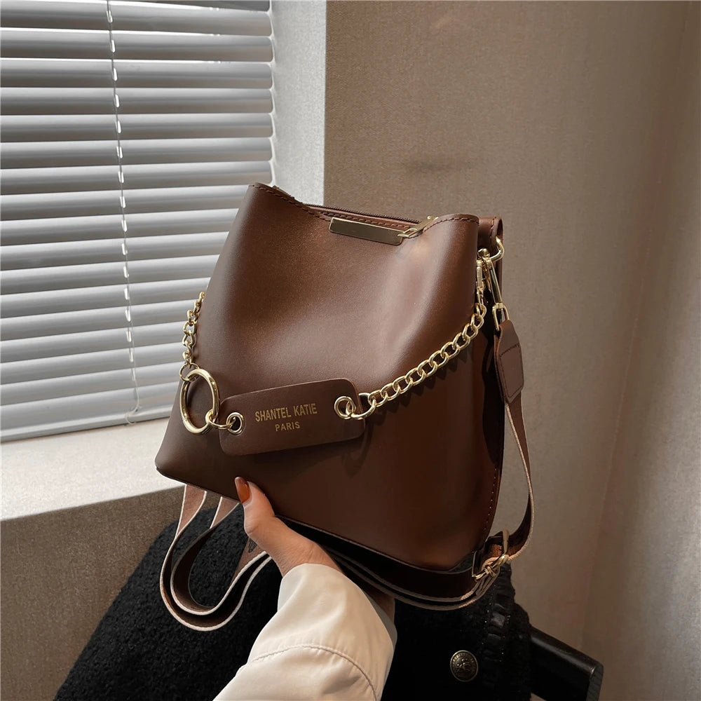 Wide Strap Small Bucket Shoulder Bags For Women Winter Retro Crossbody Purse