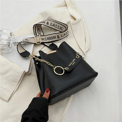 Wide Strap Small Bucket Shoulder Bags For Women Winter Retro Crossbody Purse