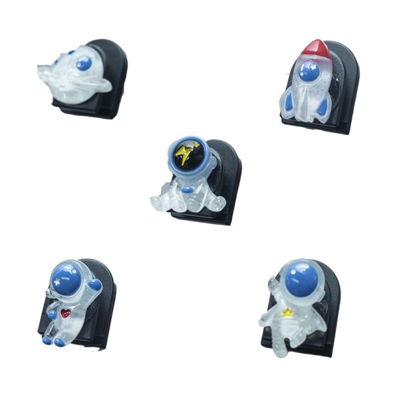 5pcs Astronaut Air Conditioner Outlet Clip Car Sticky Hooks