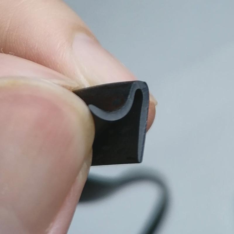 U Door Seal Strip Car Rubber Strip Anti Dust Car Soundproofing 1.8 Meters