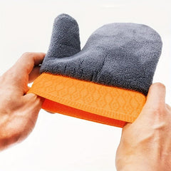 Coral Velvet Bear Paw Car Wash Gloves for Automotive Cleaning