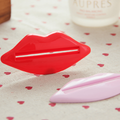 5Pcs PP Lip Squeeze Toothpaste Dispenser Cartoon Design Facial Cleanser