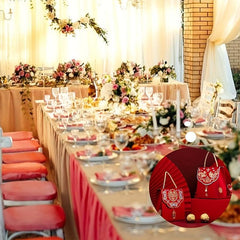 2pcs Chinese candy box Wedding candy bag Creative hand holding candy box