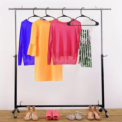 6pcs Durable Hangers with Shoulder Slots Space Saving Plastic Hangers