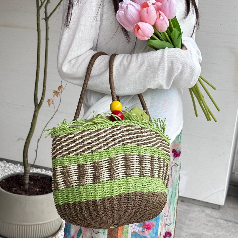 Hand woven Beaded Straw Handbag Tassel Beach Vacation Bag