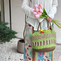 Hand woven Beaded Straw Handbag Tassel Beach Vacation Bag