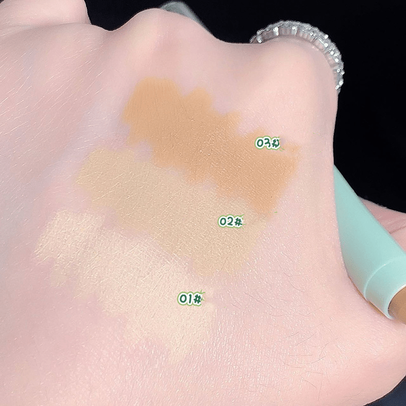 Smooth Concealer Pen 2 in 1 Waterproof And Sweatproof
