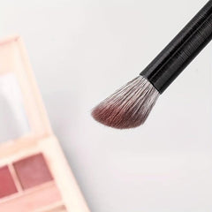 Angled Nose Shadow Brush for Contouring & Highlighting