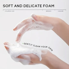 Hydrating Facial Cleanser with Hyaluronic Acid