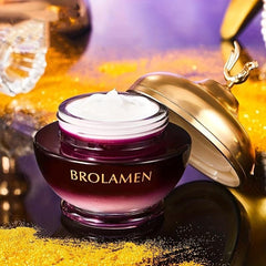 Wrinkle Resistant Moonlight Glass Cream