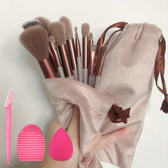 Professional Makeup Brush Set - Essential Beauty Tools for Flawless Look