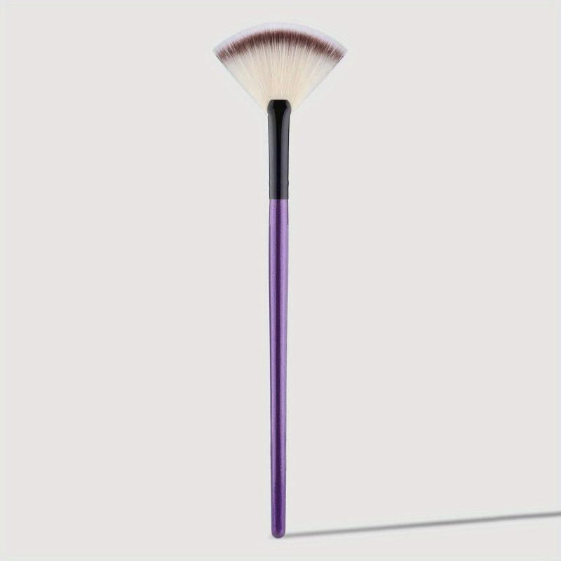 Fan Shaped Highlight Brush Soft Hair Blush Powder Makeup Brush