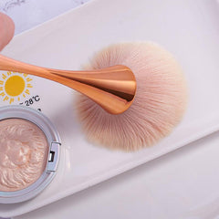 Soft Fluffy Large Powder Brush for Daily Makeup