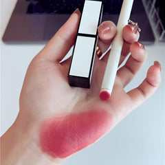 Professional Lip Makeup Brush for Precise Lip Application