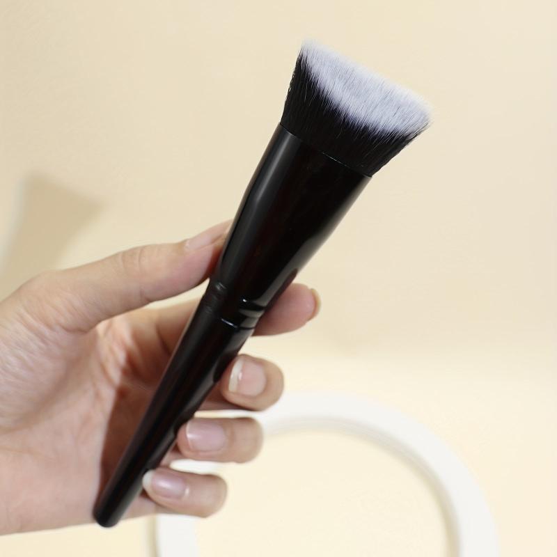Flat Foundation Brush Natural Soft Bristles Highlighter Concealer Brush