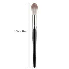 Tapered Highlighter Brush for Contouring