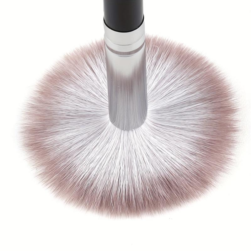 Tapered Highlighter Brush for Contouring