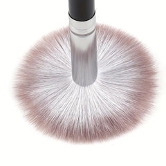 Tapered Highlighter Brush for Contouring