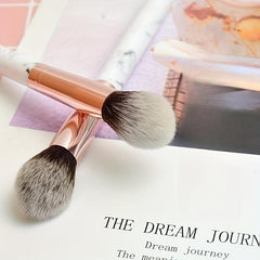 Single Highlight Brush Makeup