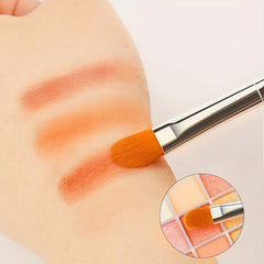 1pc Wooden Handle Lip Makeup Brush Fine Mist Lip Gloss Makeup Brush