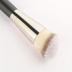 Angled Kabuki Makeup Brush for Liquid Foundation
