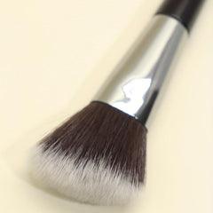Angled Kabuki Brush for Blush, Bronzer, Contour - Soft Bristles